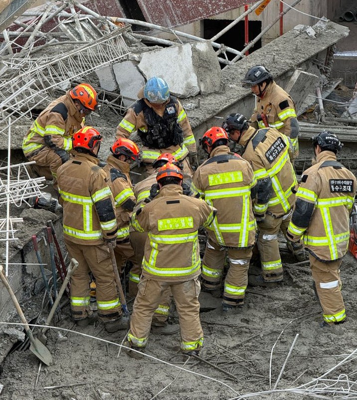 '광주도서관 붕괴' 수사 본격화…시공사 등 6곳 압수수색