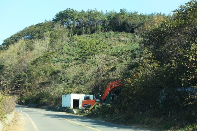 송귀근 군수 친인척 특혜 “자다가 소도 웃을 일”