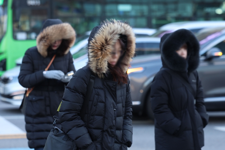 [오늘날씨]  최저 영하 14도 '강추위'…중부지방 비 소식도