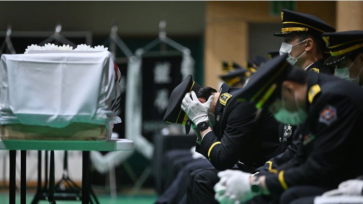 순직 소방관 영결식, 괴로워하는 소방관