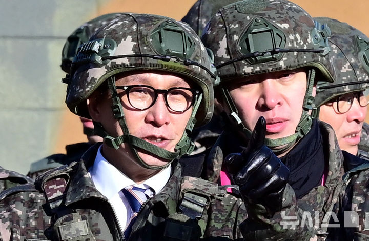 김 총리, 올해 마지막날 최전방 백마부대 방문…"여러분이 이순신" 격려