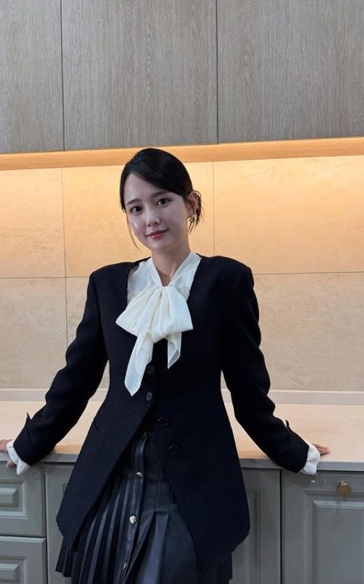 남보라 "올해 결혼에 새 생명까지"…동갑내기 남편과 입맞춤