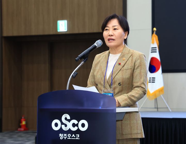 송미령 "농정 대전환 원년…농협·농지·재생에너지 개혁"[신년사]