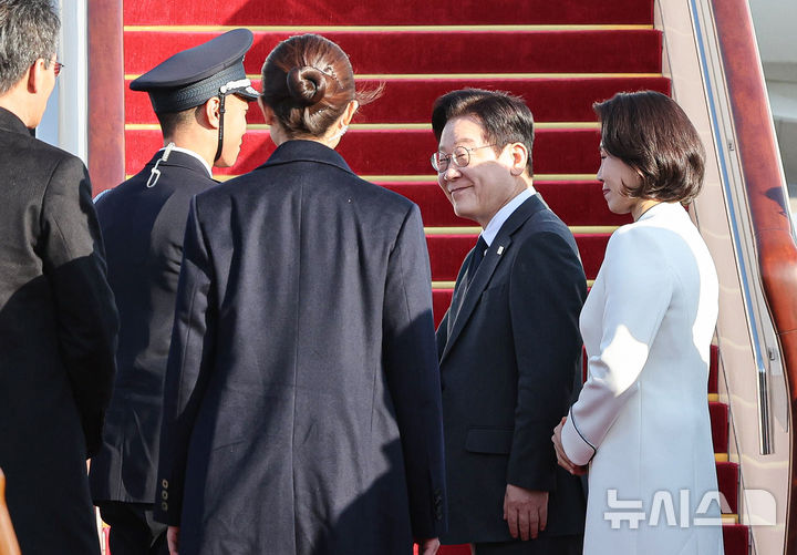 이 대통령, 3박4일 국빈 방중 마무리…상하이 임시정부청사 방문