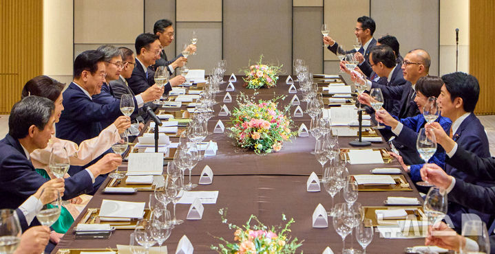 日언론, 한일 회담에 "양국 정상 속셈, 실리에서 일치"