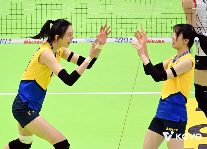 현대건설, 정관장 완파하고 3연패 탈출…'부상 투혼' 카리 29득점 폭발