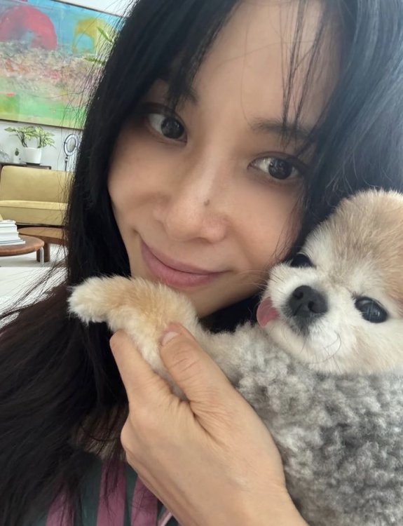 54세 고소영, 초근접 셀카…동안 미모에 깜짝