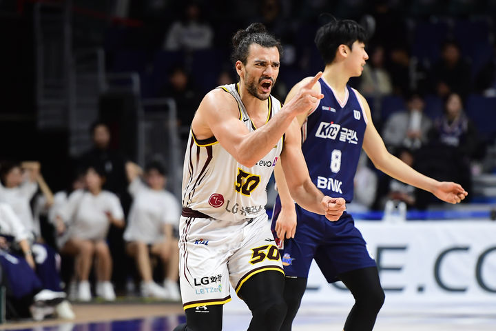 프로농구 LG, KCC에 3연패 안기고 연패 탈출…정관장은 소노 제압
