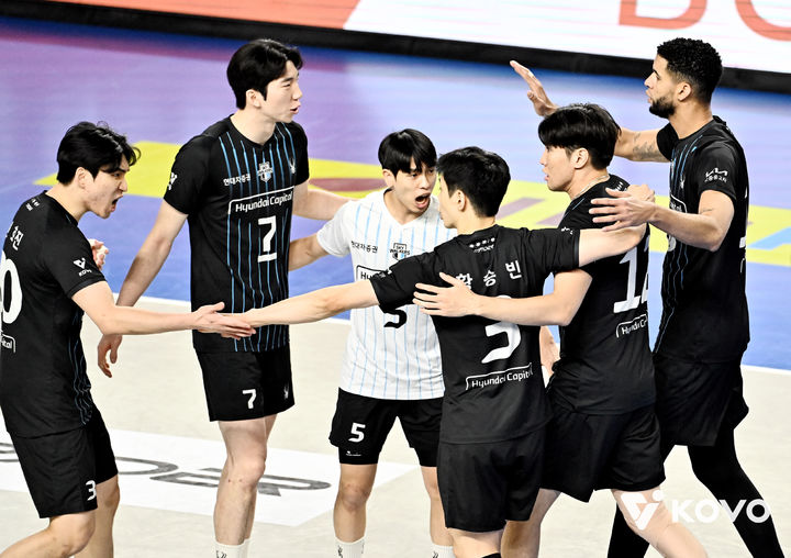 현대캐피탈, 1위로 올스타 휴식기 돌입…흥국생명, 2위 도약·5연승