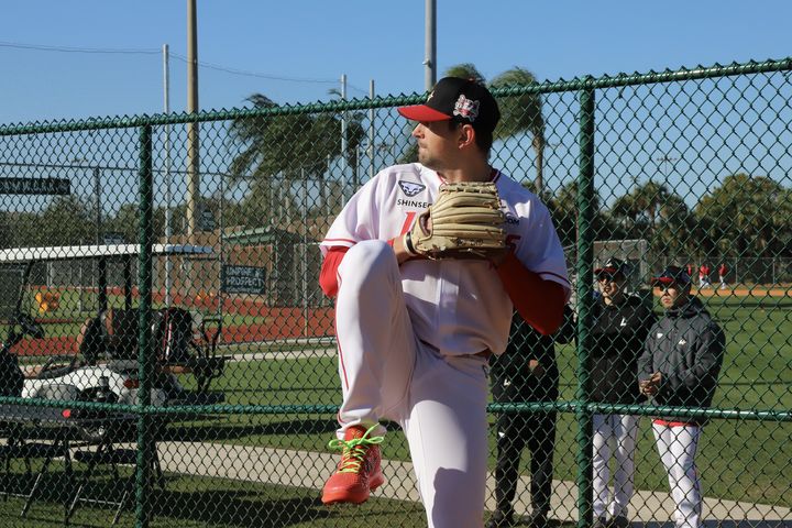 SSG 새 외국인 투수 베니지아노, 첫 불펜 투구…"좌타자 상대 강점"