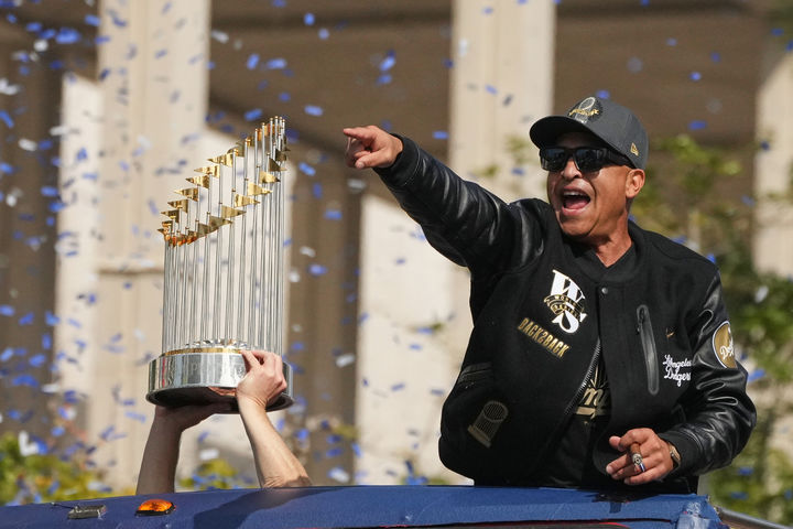 로버츠 다저스 감독, 올림픽 미국 사령탑 희망…"고민할 필요도 없어"