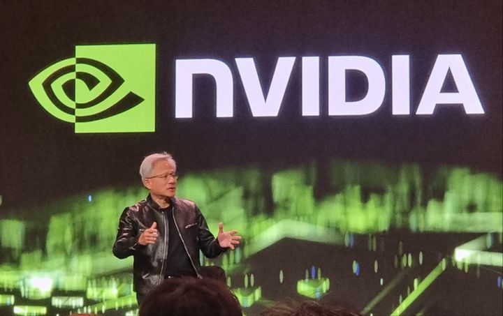 "中, 엔비디아 H200 첫 수입 승인…젠슨 황 방중 효과"