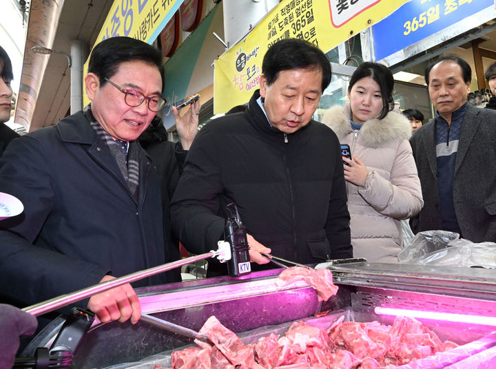 구윤철, 설 앞두고 전통시장 찾아 "수급관리·할인지원 차질없이 추진"