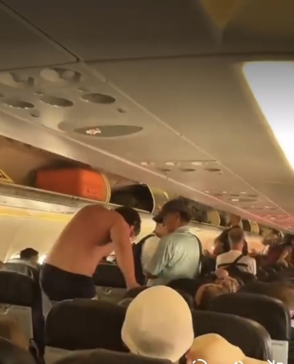 "비행기서 나체로 난동"…러시아 男, 태국 입국 거부