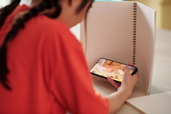 "Z세대, 부모 세대보다 인지 능력 낮다…디지털 세대의 역설"