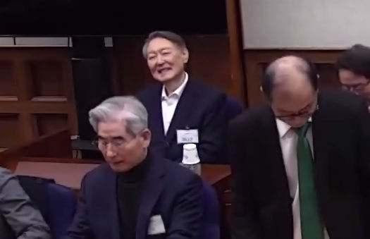 尹, 1심 하루 만에 사과 속 계엄 옹호…내란재판부 대응 포석?