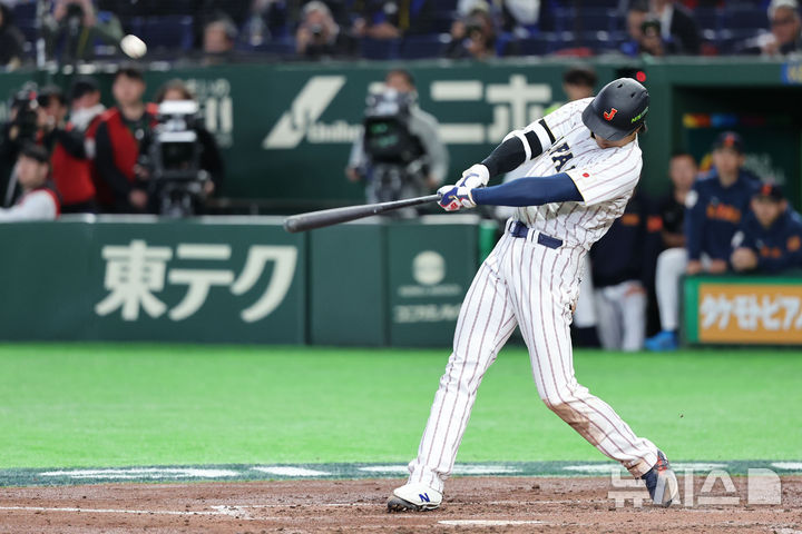 '통한의 7회' 한국, 일본에 6-8 역전패…11년 만의 승리 무산[2026 WBC]