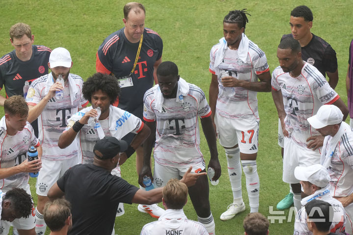 북중미월드컵에 '광고 타임' 도입…FIFA, 수분 휴식 때 광고 송출 허용