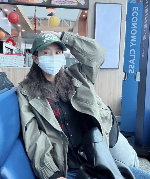 '문원♥' 신지, 5월 결혼 앞두고 찰칵…공항서 인증샷