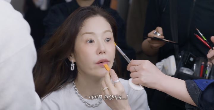 메이크업 중에도 '아삭'…고현정이 즐겨 먹는 당근, 건강 효과 보니