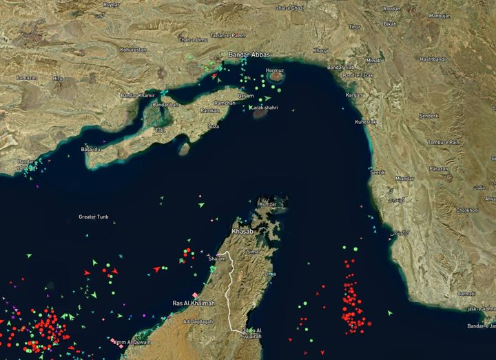 호르무즈 장악력 드러낸 이란…전쟁 속 원유 선적 확대