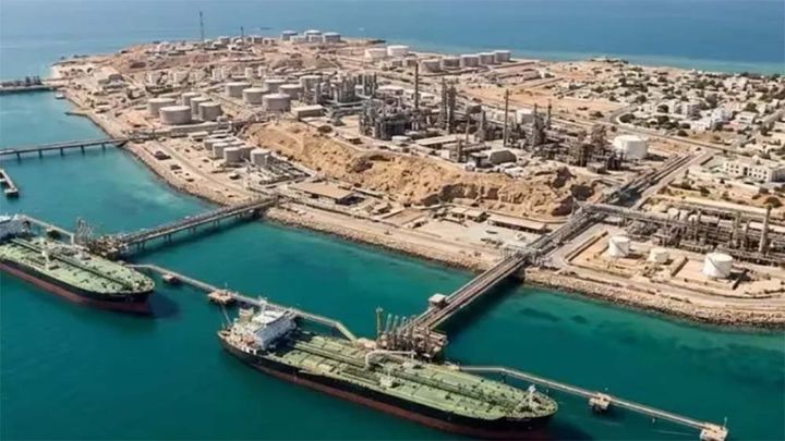 트럼프, "이란 석유 수출 핵심 하르그 섬 공습"(2보)