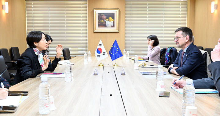 외교차관보, EU 대외관계청 아태실장 접견…중동 정세 등 논의