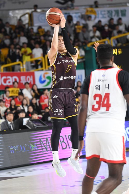 프로농구 LG, SK 꺾고 정규리그 우승 매직 넘버 '2'…KCC도 승리