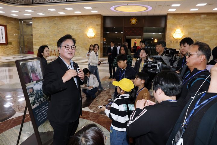 우 의장, 12·3 비상계엄 다크투어…"불법 계엄 즉시 해제되게 개헌"