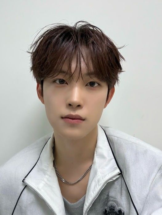 '부적절 언행' 알디원 김건우, 활동 중단…7인 체제 전환