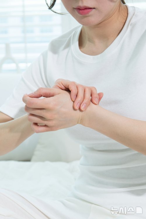 "밤마다 손끝이 저릿"…혹시 '이 질환' 초기 증상?[몸의경고]