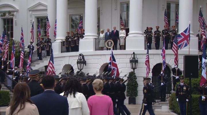 백악관 첫 열병식, 찰스 국왕 방문에 성대한 환영·의미있는 선물 교환