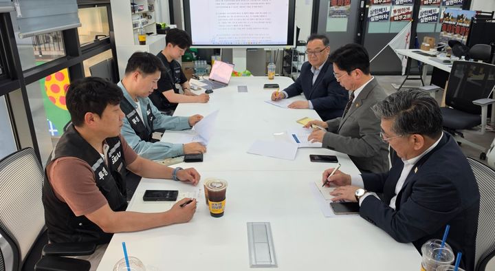 노동장관, 삼성전자 경영진과 면담…"노조와 대화 적극 나서야"