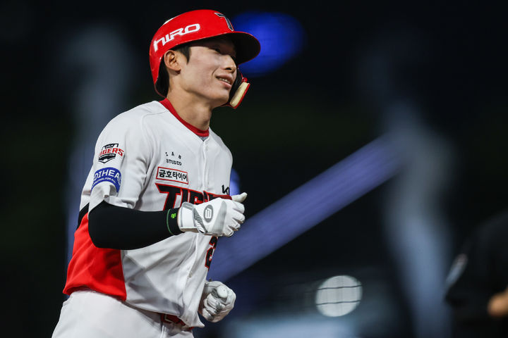 '김호령 3홈런' KIA, 14-0으로 LG 완파…삼성도 KT 누르고 공동 선두(종합)